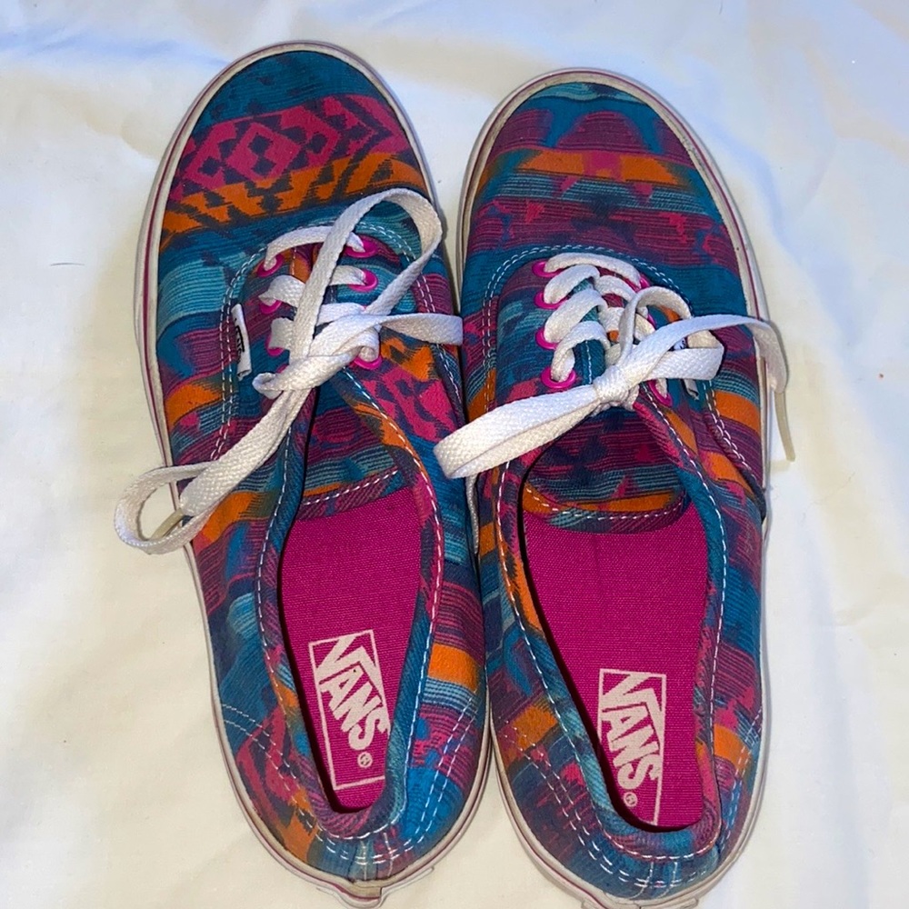 Vans - Picture 2 of 8